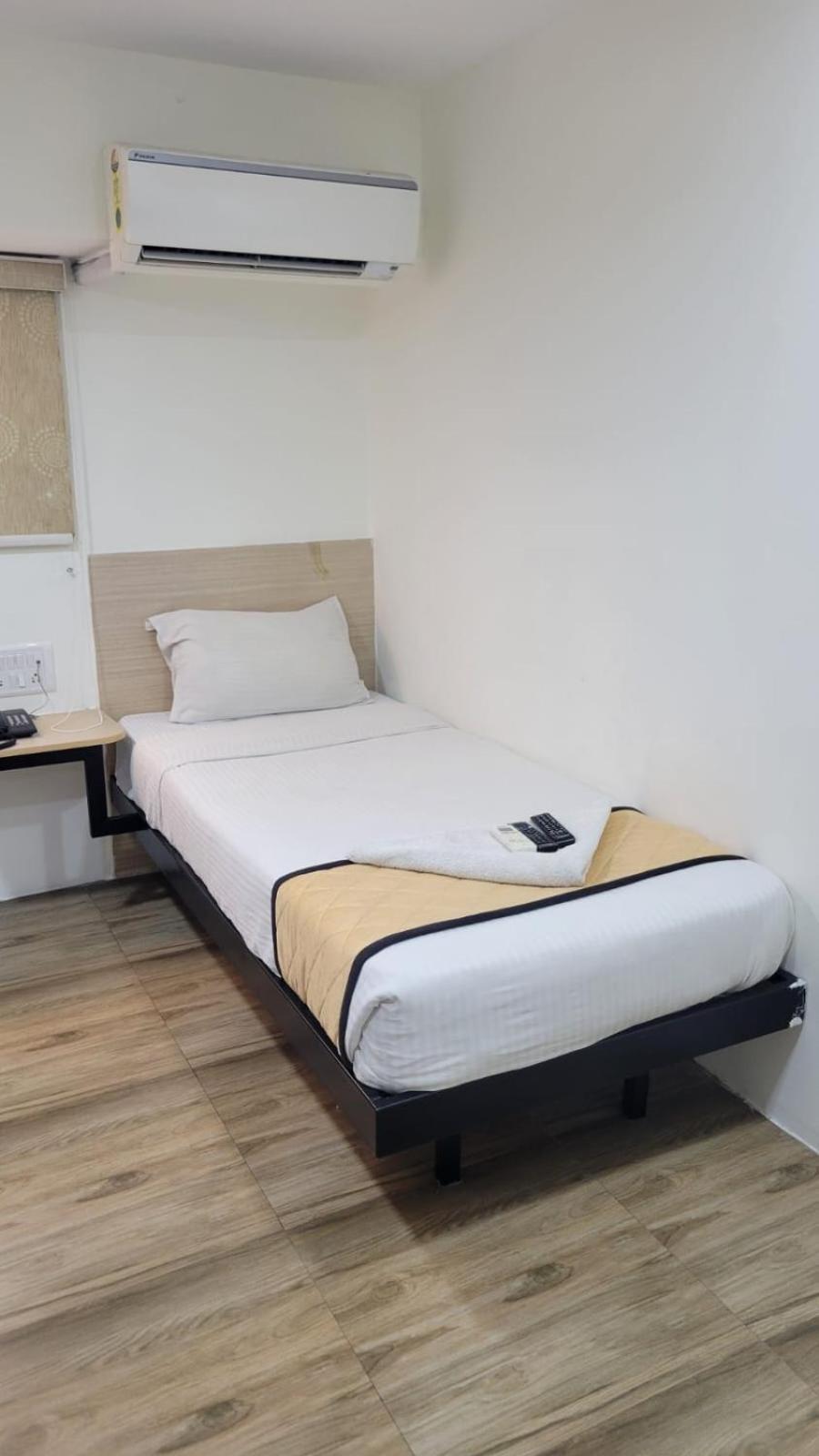 Grace Residency Chennai Airport Hotel Exterior photo