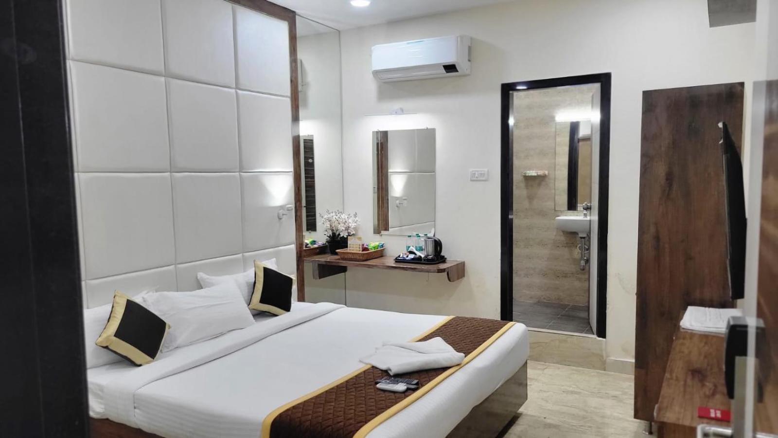 Grace Residency Chennai Airport Hotel Exterior photo